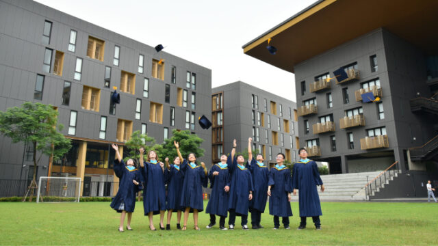 singapore international school bangkok student graduation
